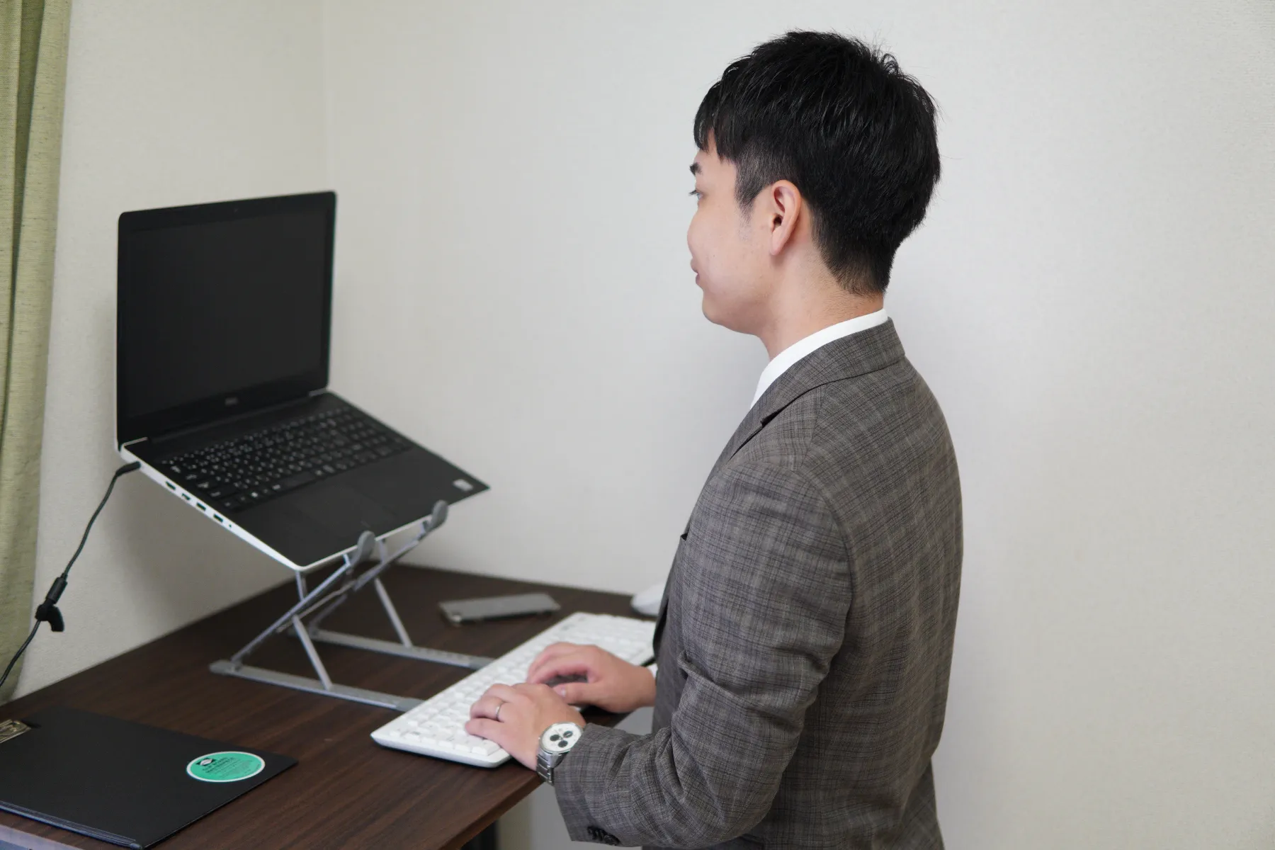IKIGAIコラム「人を褒めるというのは、その人のことをリスペクトしていることを伝える手段である」の内容を表す画像